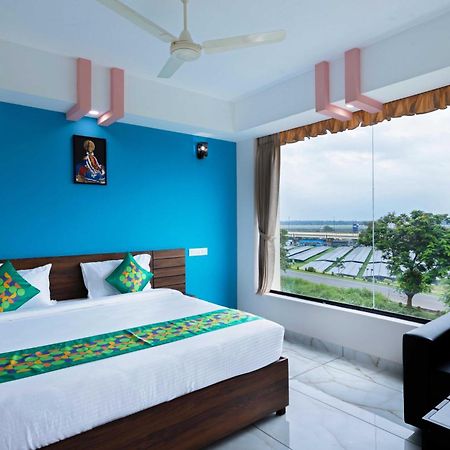 Treebo Airsuite Airport Hotel Kochi エクステリア 写真
