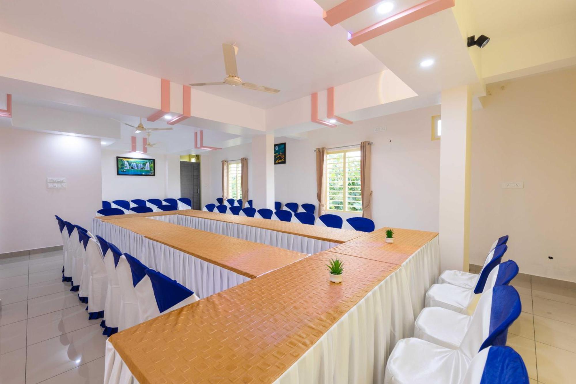Treebo Airsuite Airport Hotel Kochi エクステリア 写真